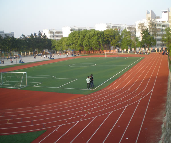 江西财大附中运动场鸟瞰图